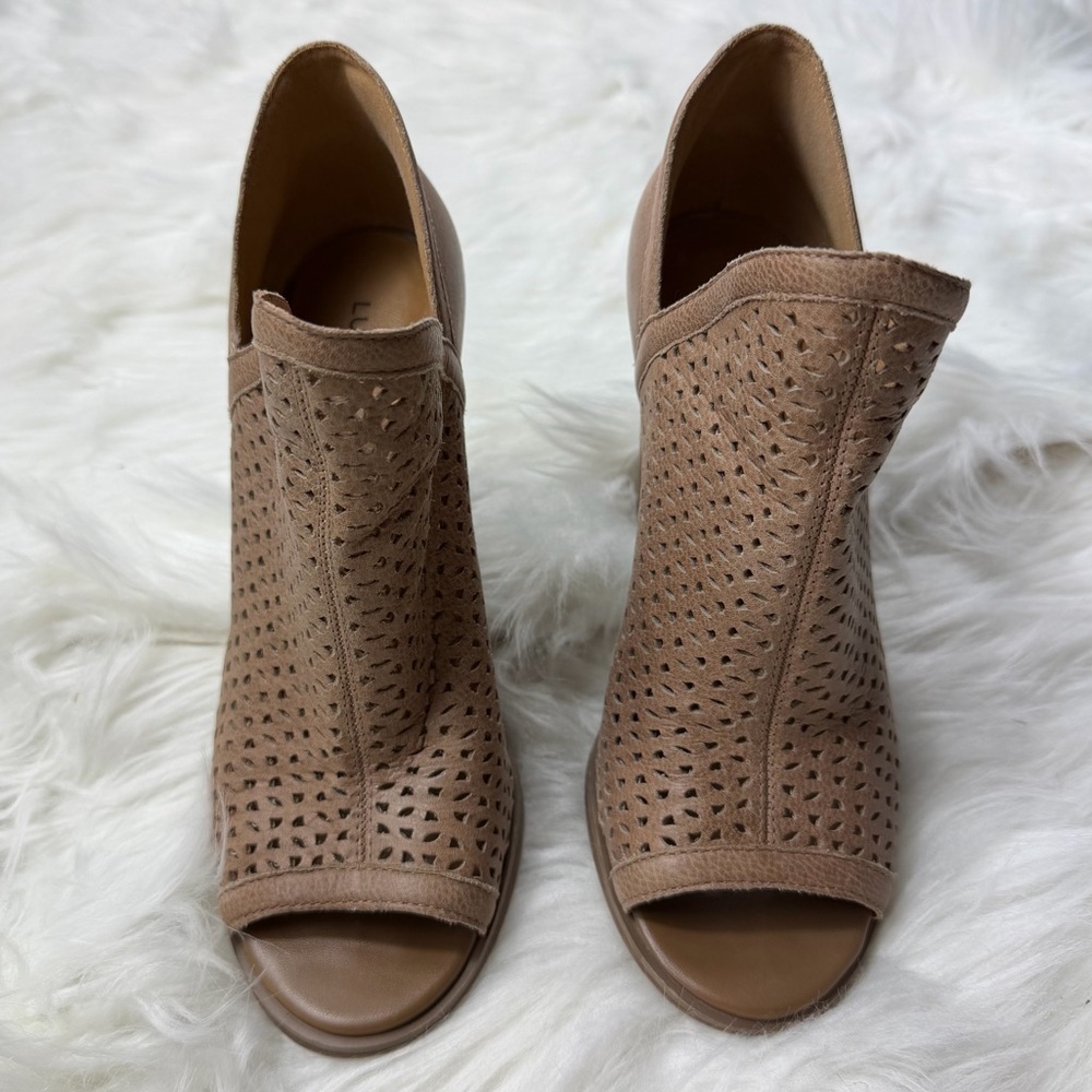 Lucky Brand Tan Peep-Toe Heeled Sandals - Picture 4 of 7